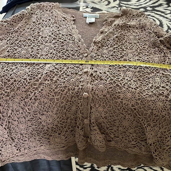 Beautiful Crocheted Look Women’s Sweater/Cardigan - Picture 14 of 15
